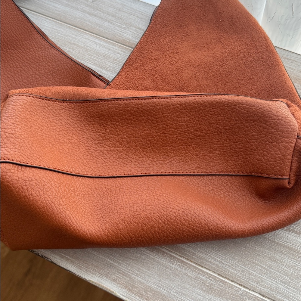 Elegant Brown Hobo Bag NWOT - Picture 8 of 8